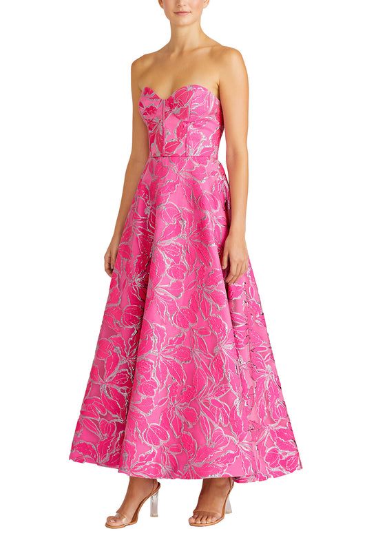 ML Monique Lhuillier Summer 2024 Strapless, metallic pink organza jacquard midi dress with sweetheart neckline and boning in bodice - front.