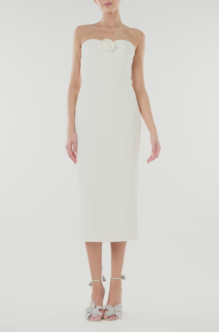 ML Monique Lhuillier Spring 2024 strapless ivory crepe midi dress with rosette detail at neckline - video.