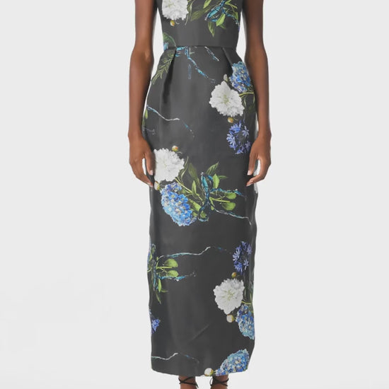 Monique Lhuillier Fall 2024 strapless, tea length gown with tulip skirt and pockets in Night Sky Hydrangea printed Gazar - video.