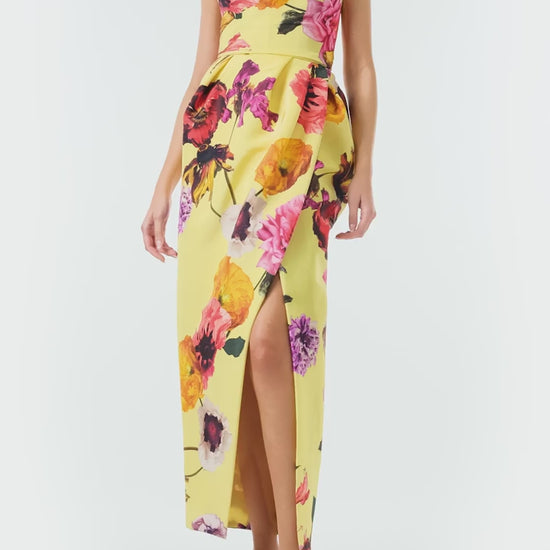 Monique Lhuillier Fall 2024 Strapless cocktail dress with draped front skirt and high leg slit in Soleil Floral printed silk faille - video.