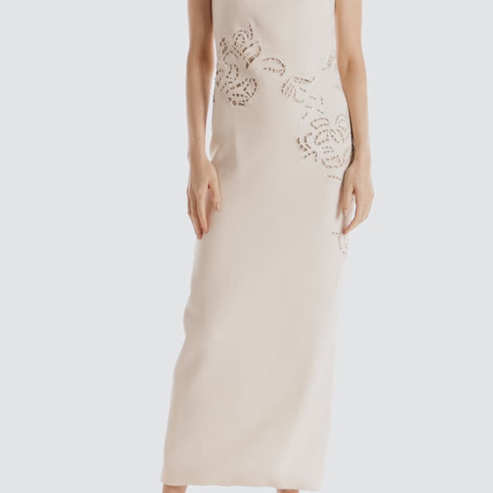 Monique Lhuillier Silk White embroidered wool dress with floral cut-outs over nude lining - video.